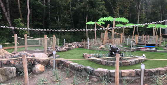 TINYGOLF ist das platzsparende AdventureGolf 
